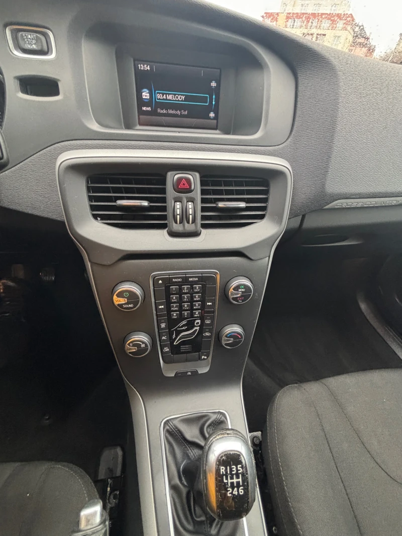 Volvo V40 Cross Country 1.6 D2, снимка 14 - Автомобили и джипове - 52563410