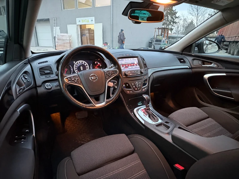 Opel Insignia 2.0 diesel 170kc Euro 6 Automatic, снимка 16 - Автомобили и джипове - 52643561