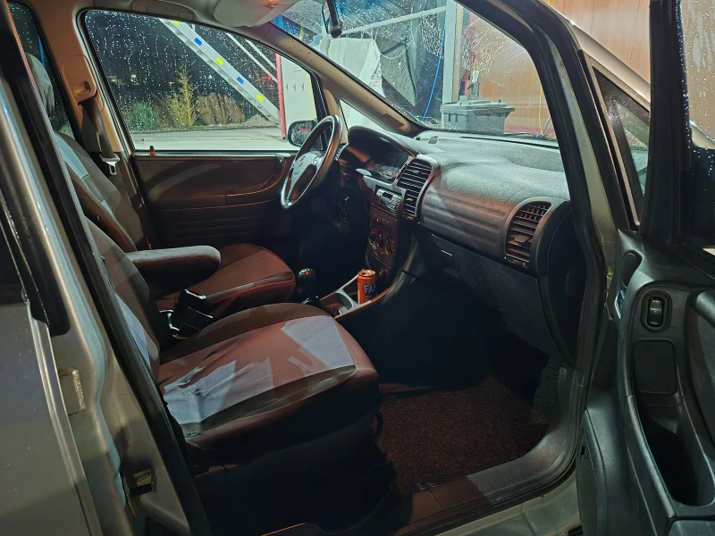 Opel Zafira 2.0 DTI , снимка 14 - Автомобили и джипове - 53077921