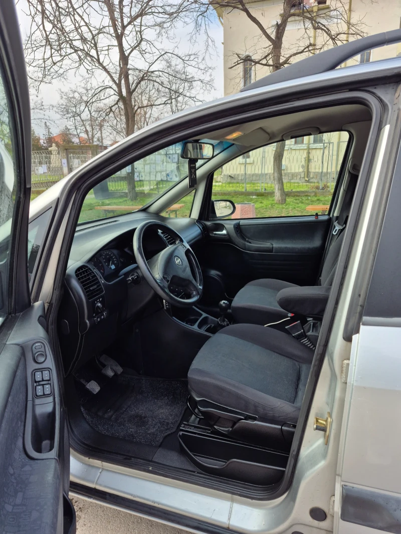 Opel Zafira 2.0 DTI/Клима, снимка 12 - Автомобили и джипове - 53157994