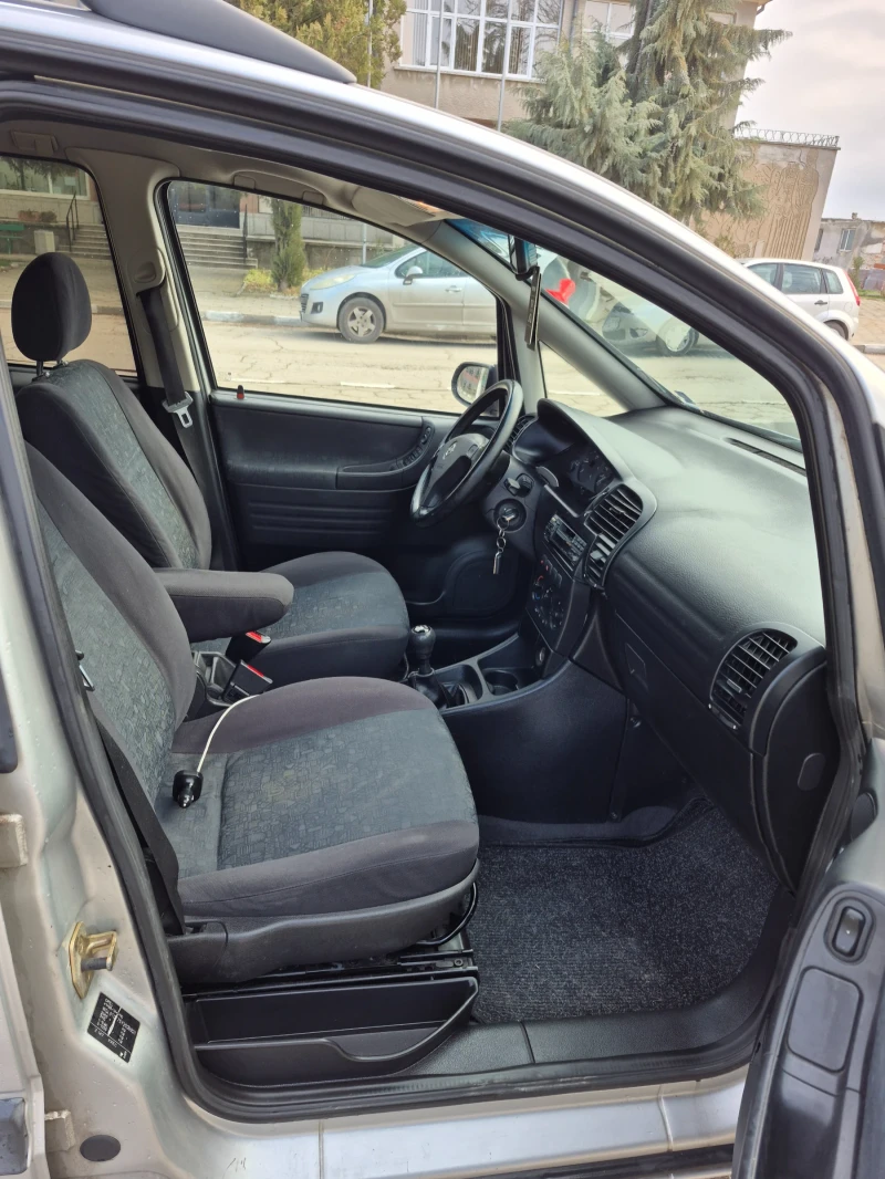 Opel Zafira 2.0 DTI/Клима, снимка 10 - Автомобили и джипове - 53157994