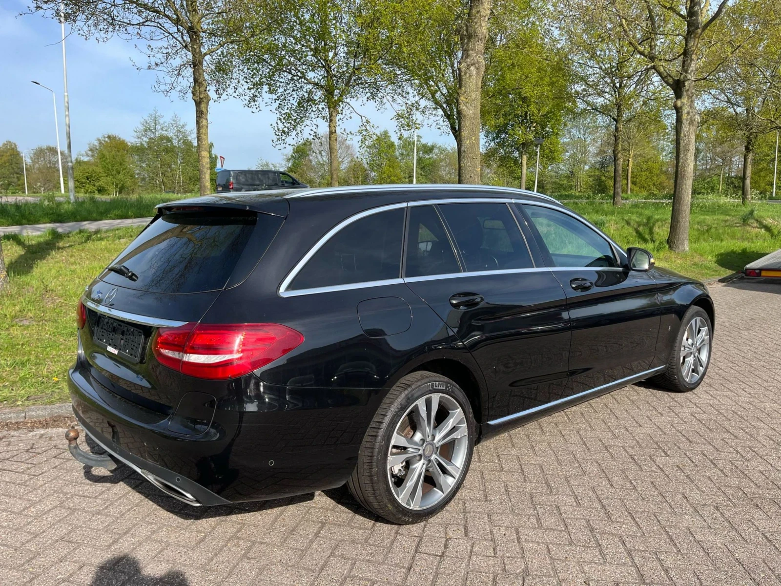 Mercedes-Benz C 350 e / Plug-in Hybrid /  - изображение 2