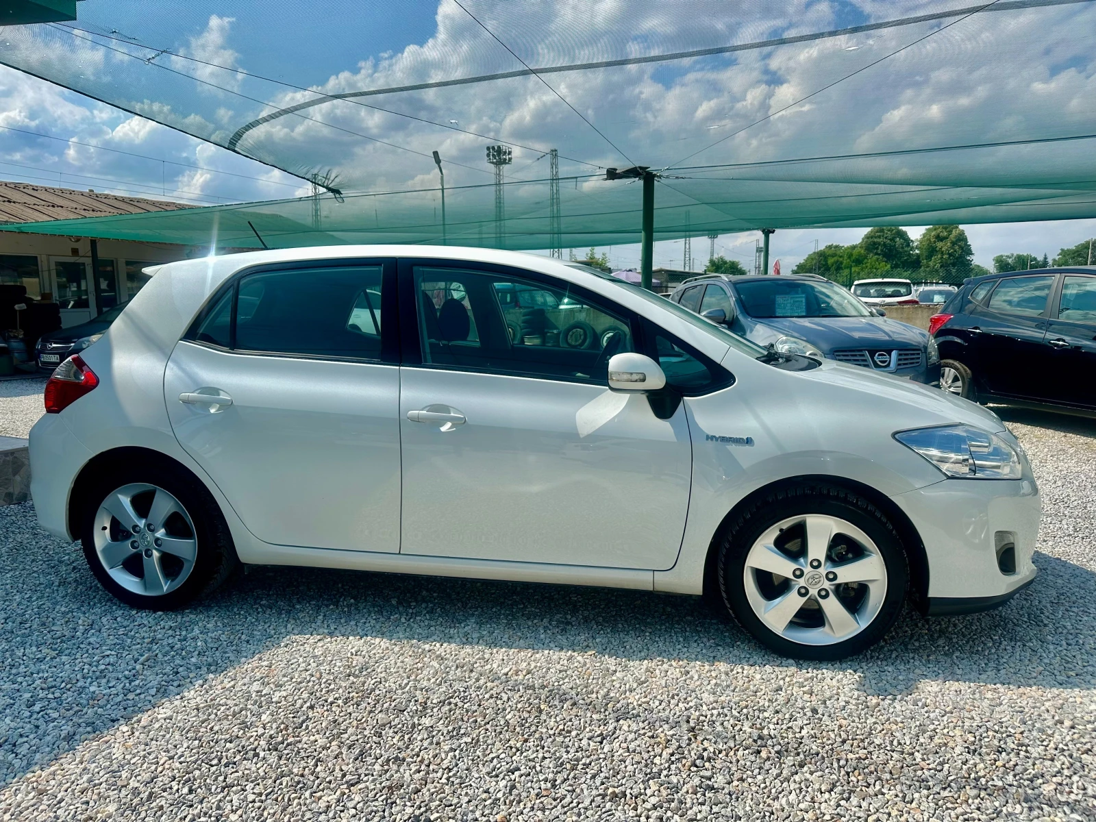 Toyota Auris 1.8i* HYBRID* Сервизна История - изображение 5
