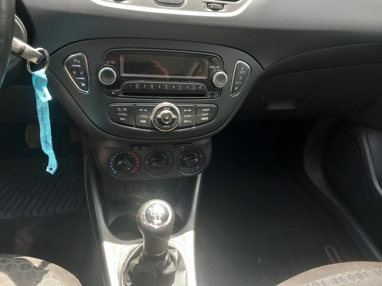 Opel Corsa 1, 2 clima, euro 6 - изображение 6