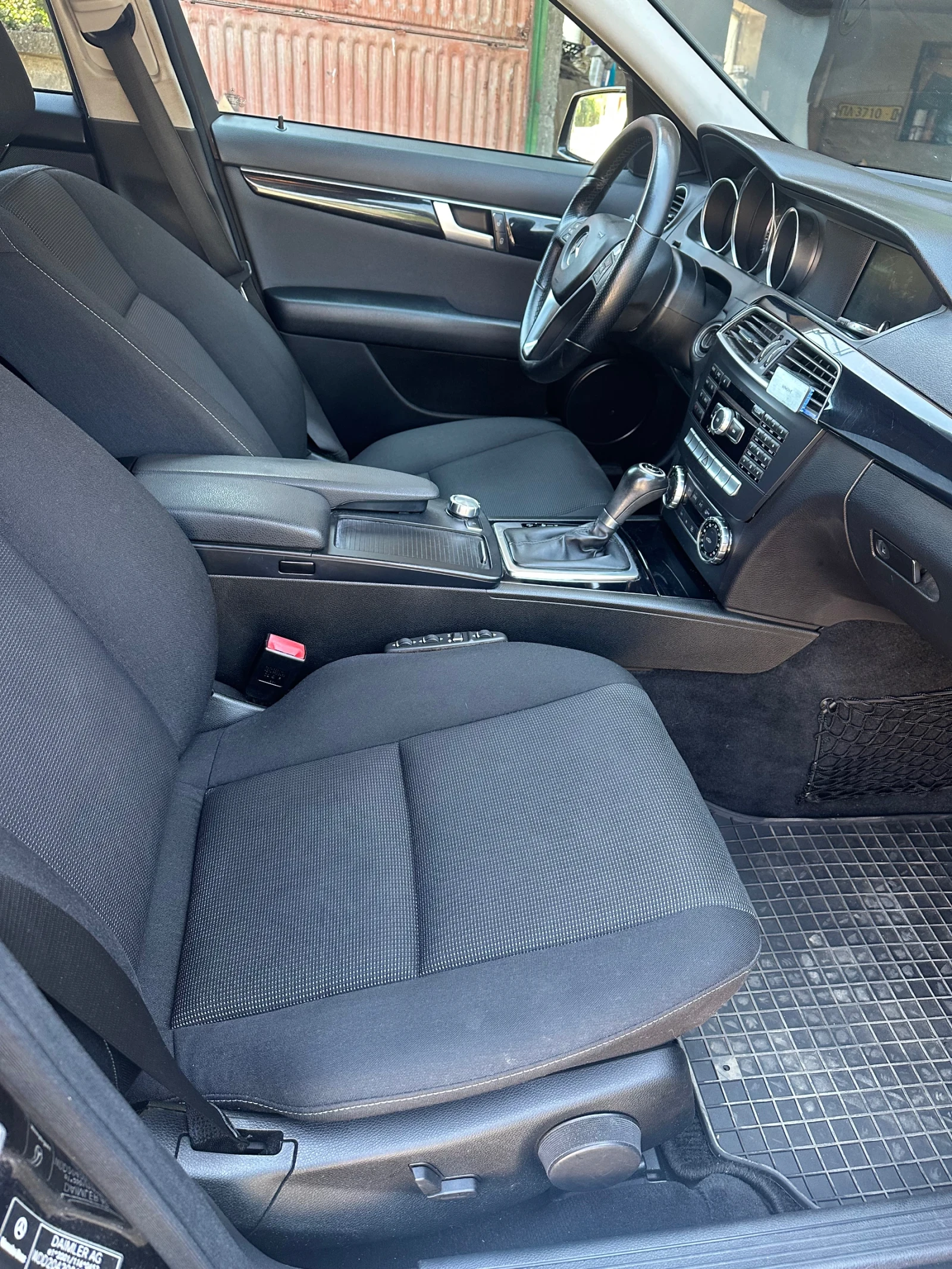 Mercedes-Benz C 180  - изображение 9