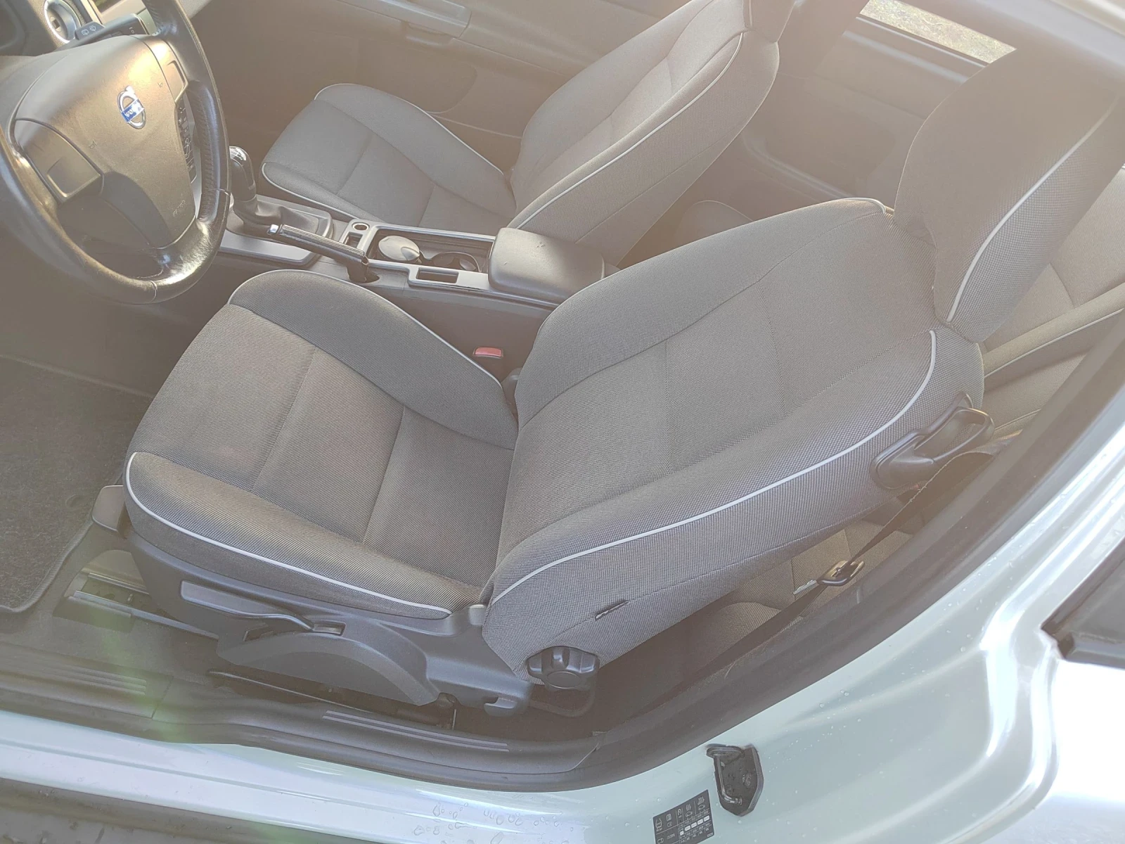 Volvo C30 1.6 BENZIN  | Mobile.bg — изображение 14