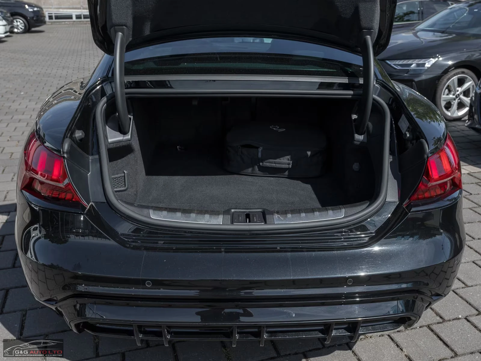 Audi E-Tron GT RS/598HP/HUD/MATRIX/PANO/4X4/360/NAVI/DIGITAL/828v - изображение 4