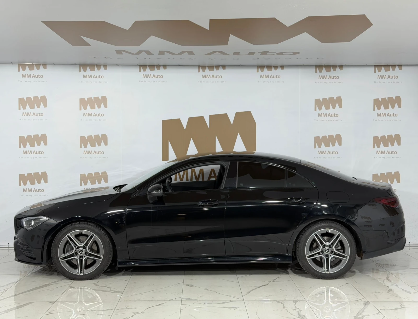 Mercedes-Benz CLA 220 AMG* 4Matic* LED* Подгрев - изображение 2