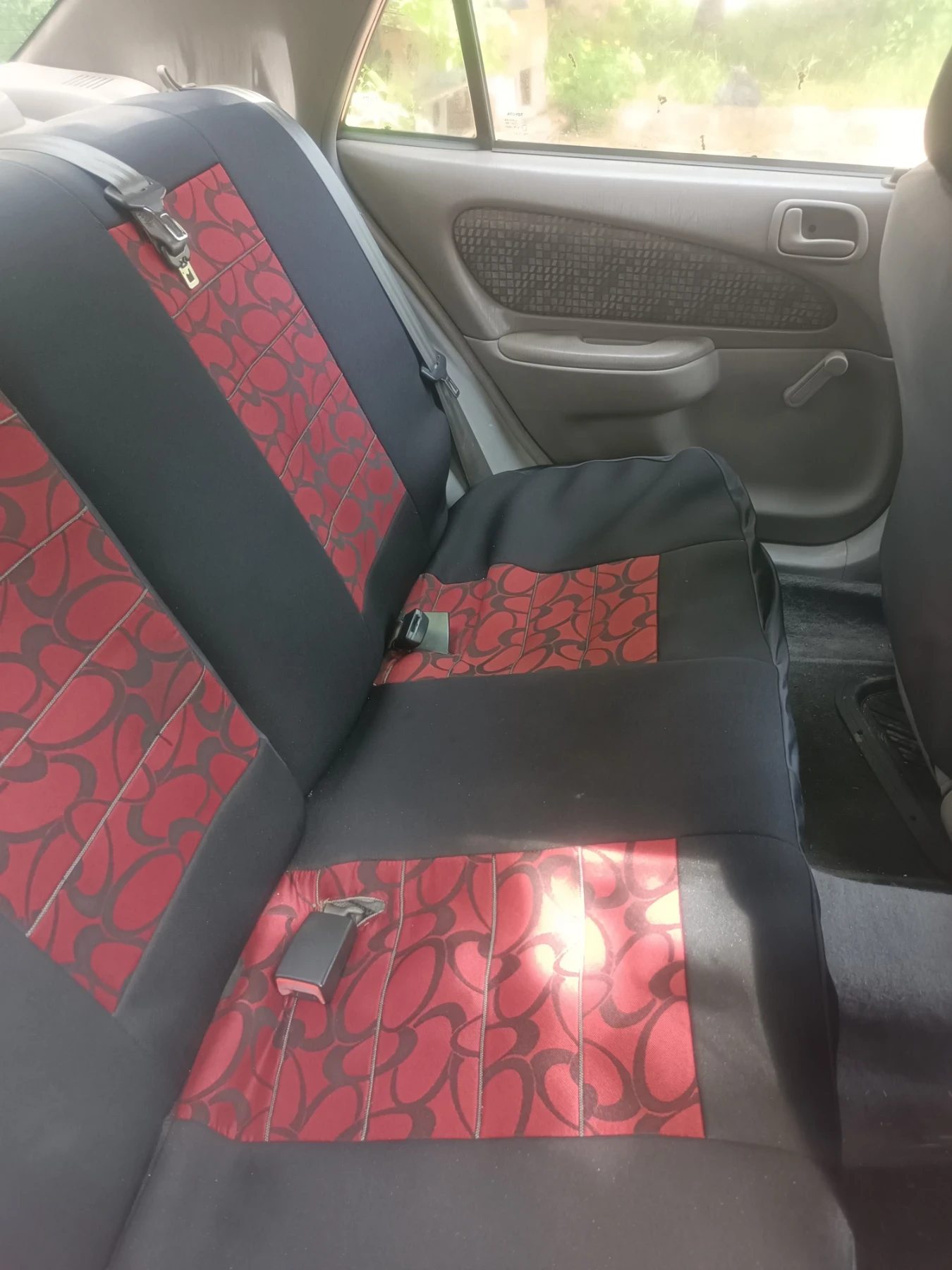 Toyota Corolla 1.4 VVT-i бензин/газ , снимка 9 - Автомобили и джипове - 54668315