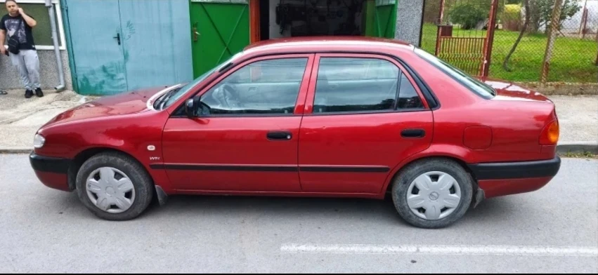 Toyota Corolla 1.4 VVT-i бензин/газ , снимка 2 - Автомобили и джипове - 54668315