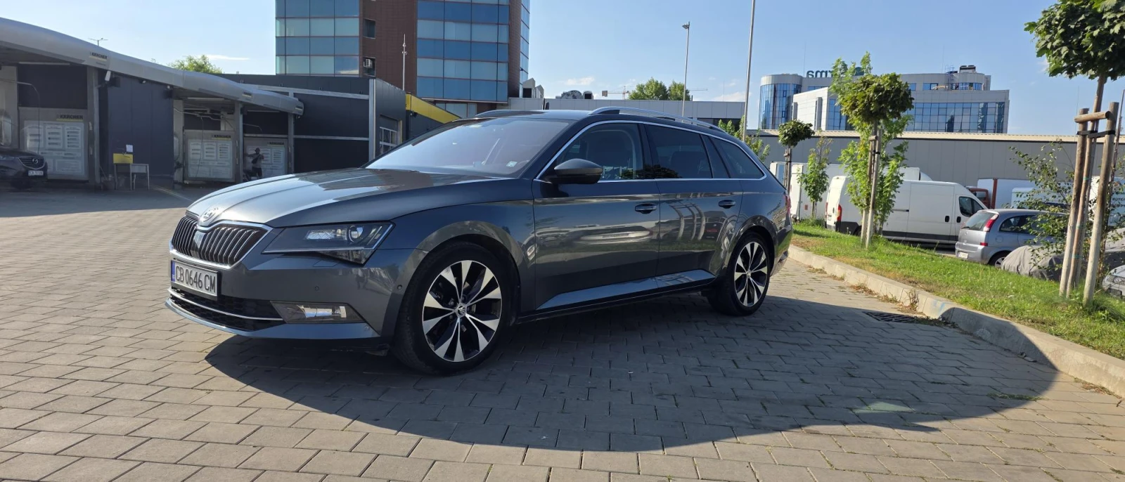 Skoda Superb Combi, снимка 7 - Автомобили и джипове - 55797635