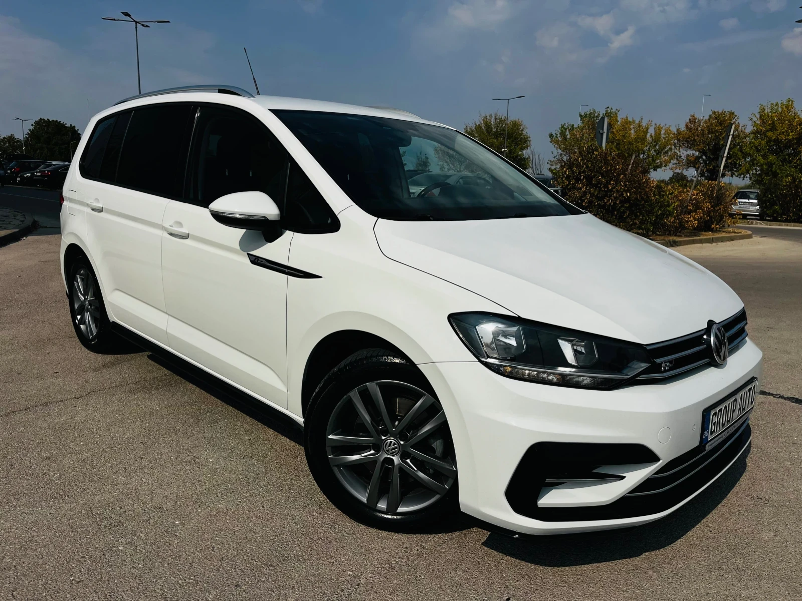 VW Touran 2, 0TDI-150k.c/R Line/6+ 1/DSG/NAVI/ТОП СЪСТОЯНИЕ!