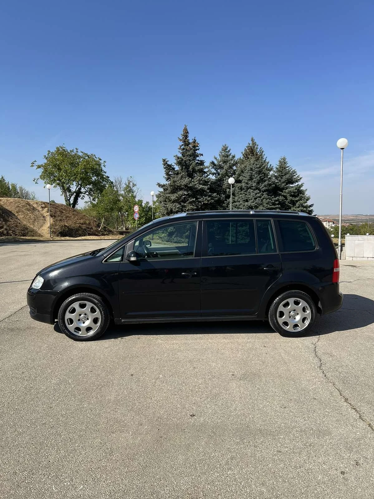 VW Touran 1.9tdi 101к.с, снимка 4 - Автомобили и джипове - 56139776