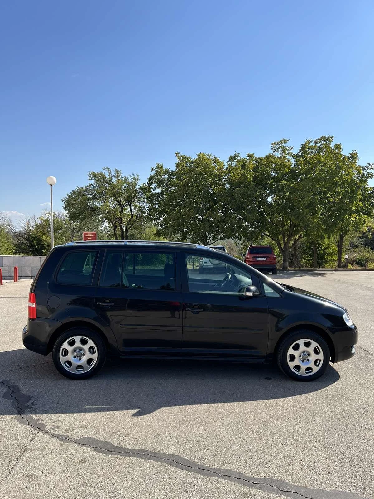 VW Touran 1.9tdi 101к.с, снимка 9 - Автомобили и джипове - 56139776