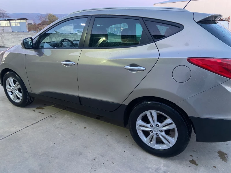 Hyundai IX35, снимка 4 - Автомобили и джипове - 52652157