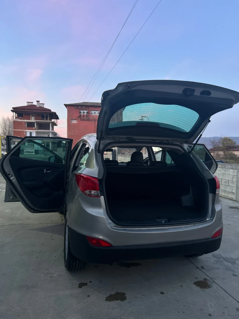Hyundai IX35, снимка 12 - Автомобили и джипове - 52652157
