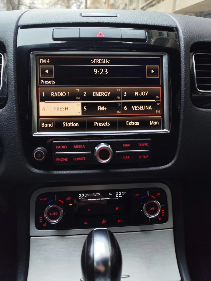 VW Touareg 3.0 tdi, снимка 10 - Автомобили и джипове - 52803829