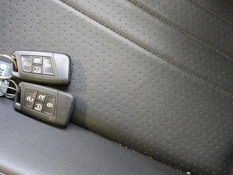 VW Tiguan R-Line* 4MOTION* Digital* Подгрев* Панорама* , снимка 9 - Автомобили и джипове - 52837558