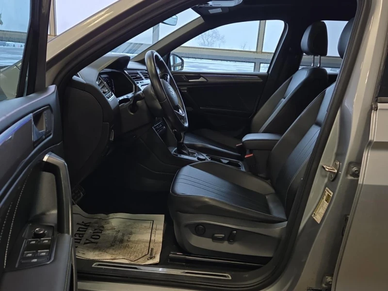 VW Tiguan R-Line* 4MOTION* Digital* Подгрев* Панорама* , снимка 5 - Автомобили и джипове - 52837558