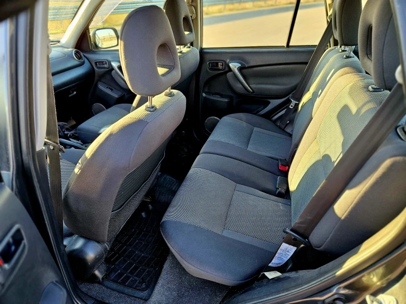 Toyota Rav4 2.0///D4d///, снимка 10 - Автомобили и джипове - 53136254