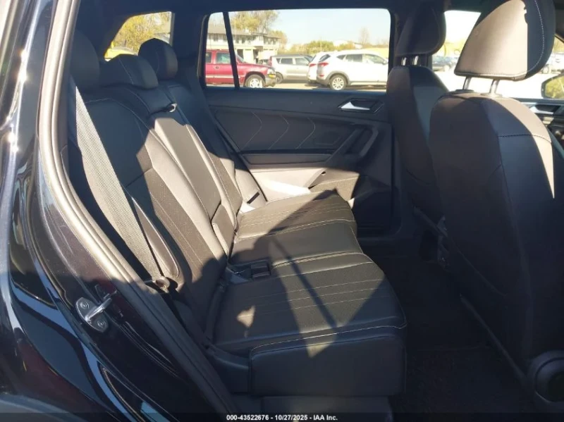 VW Tiguan 2.0t Se R-line Black, снимка 8 - Автомобили и джипове - 53147474