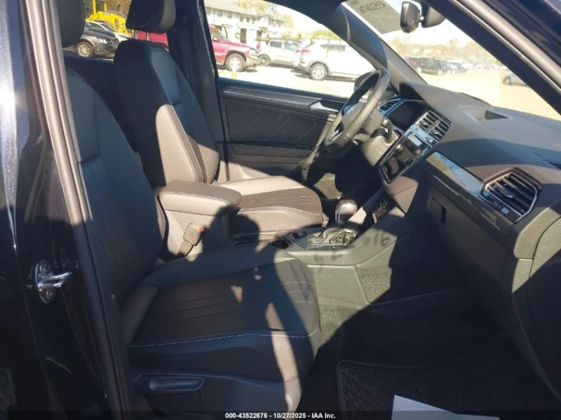 VW Tiguan 2.0t Se R-line Black, снимка 5 - Автомобили и джипове - 53147474