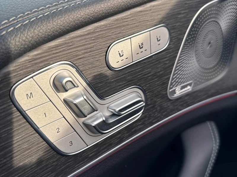 Mercedes-Benz GLE 53 4MATIC * AMG * CARFAX * БЕЗ ПЪРВОНАЧАЛНА ВНОСКА, снимка 11 - Автомобили и джипове - 53257700