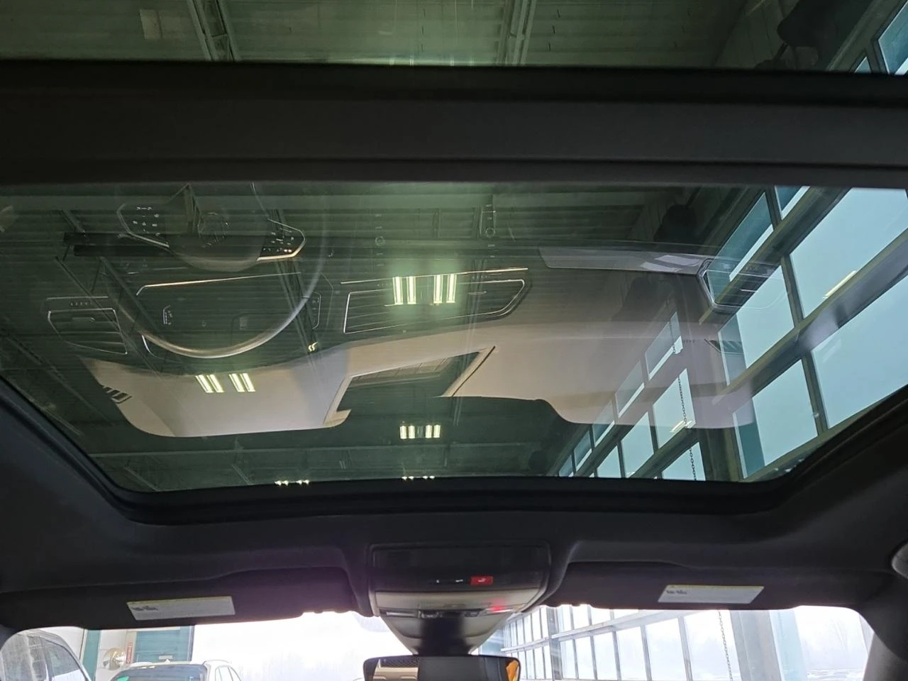 VW Tiguan R-Line* 4MOTION* Digital* Подгрев* Панорама*  - изображение 10