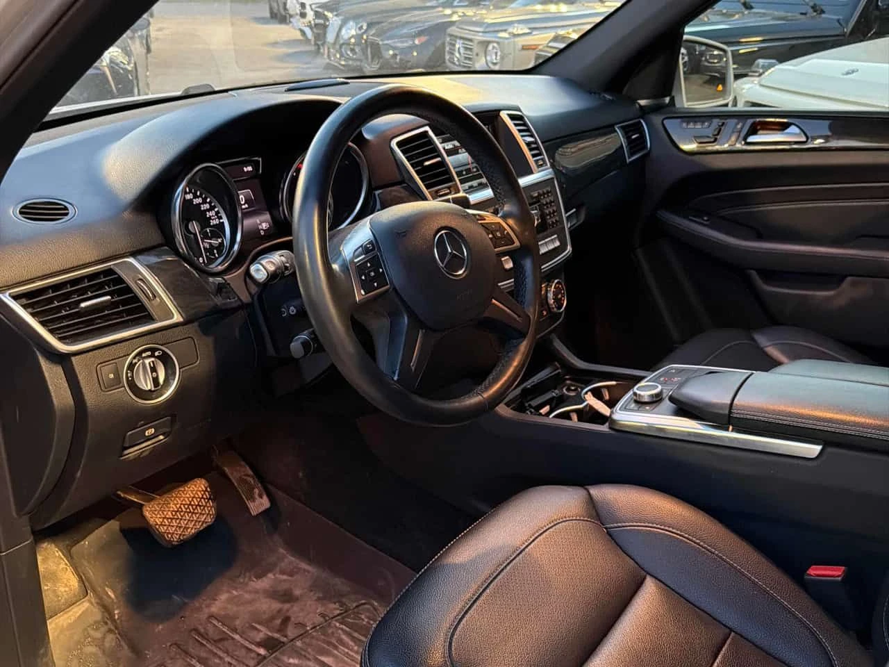 Mercedes-Benz ML 350 * BlueTEC * CARFAX * AMG PACK * 360 * HARMAN * , снимка 5 - Автомобили и джипове - 54152997