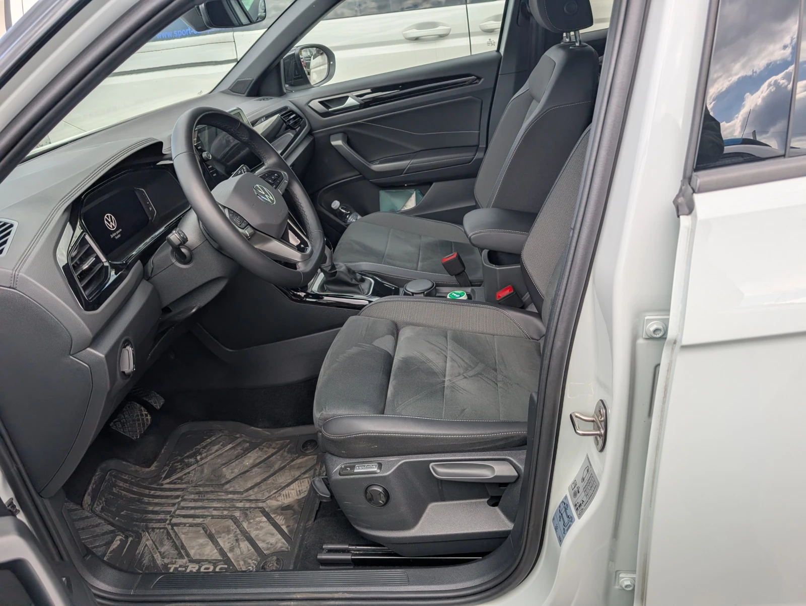VW T-Roc Style TSI GPF, снимка 6 - Автомобили и джипове - 54654785