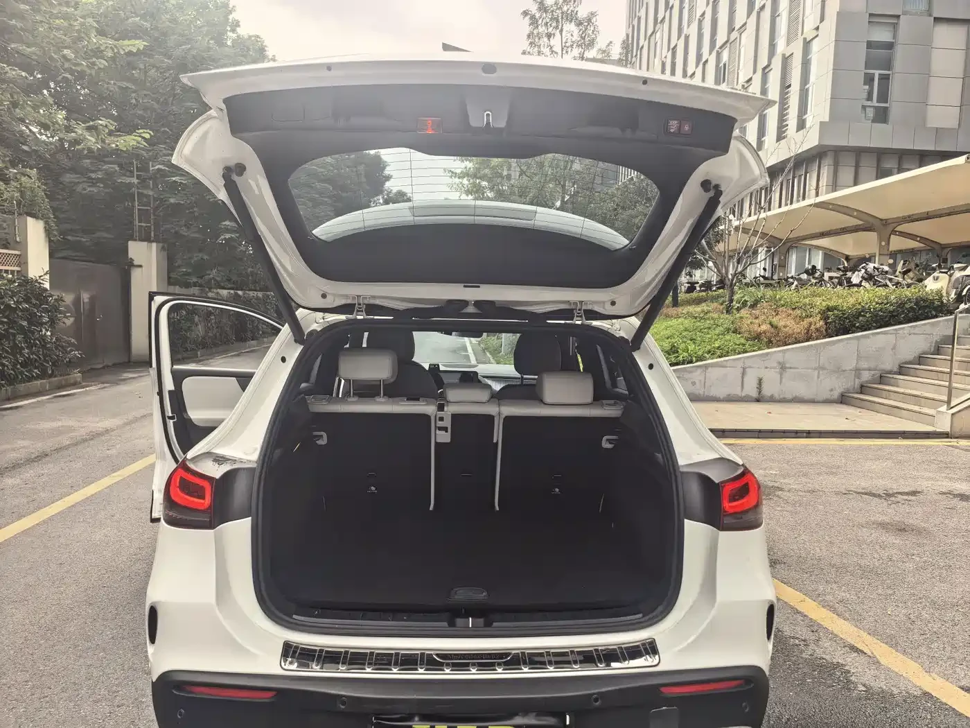 Mercedes-Benz EQA 300* 4MATIC* LAUNCH EDITION* 73.5 KWH* ������ ���� | Mobile.bg � ����������� 15