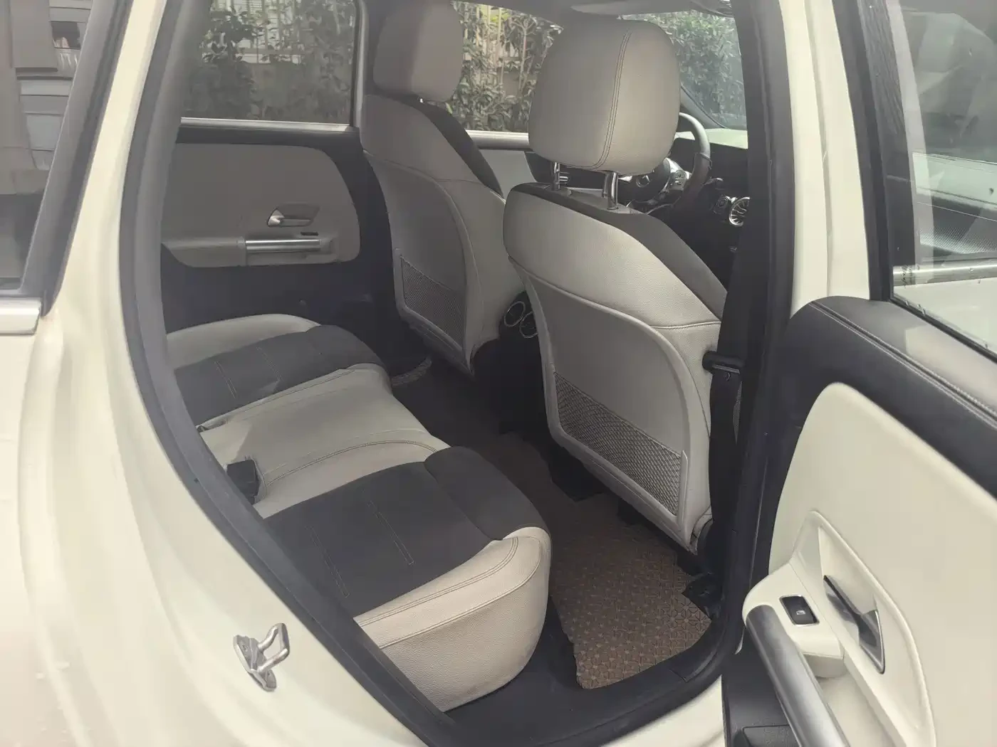Mercedes-Benz EQA 300* 4MATIC* LAUNCH EDITION* 73.5 KWH* ������ ���� | Mobile.bg � ����������� 14