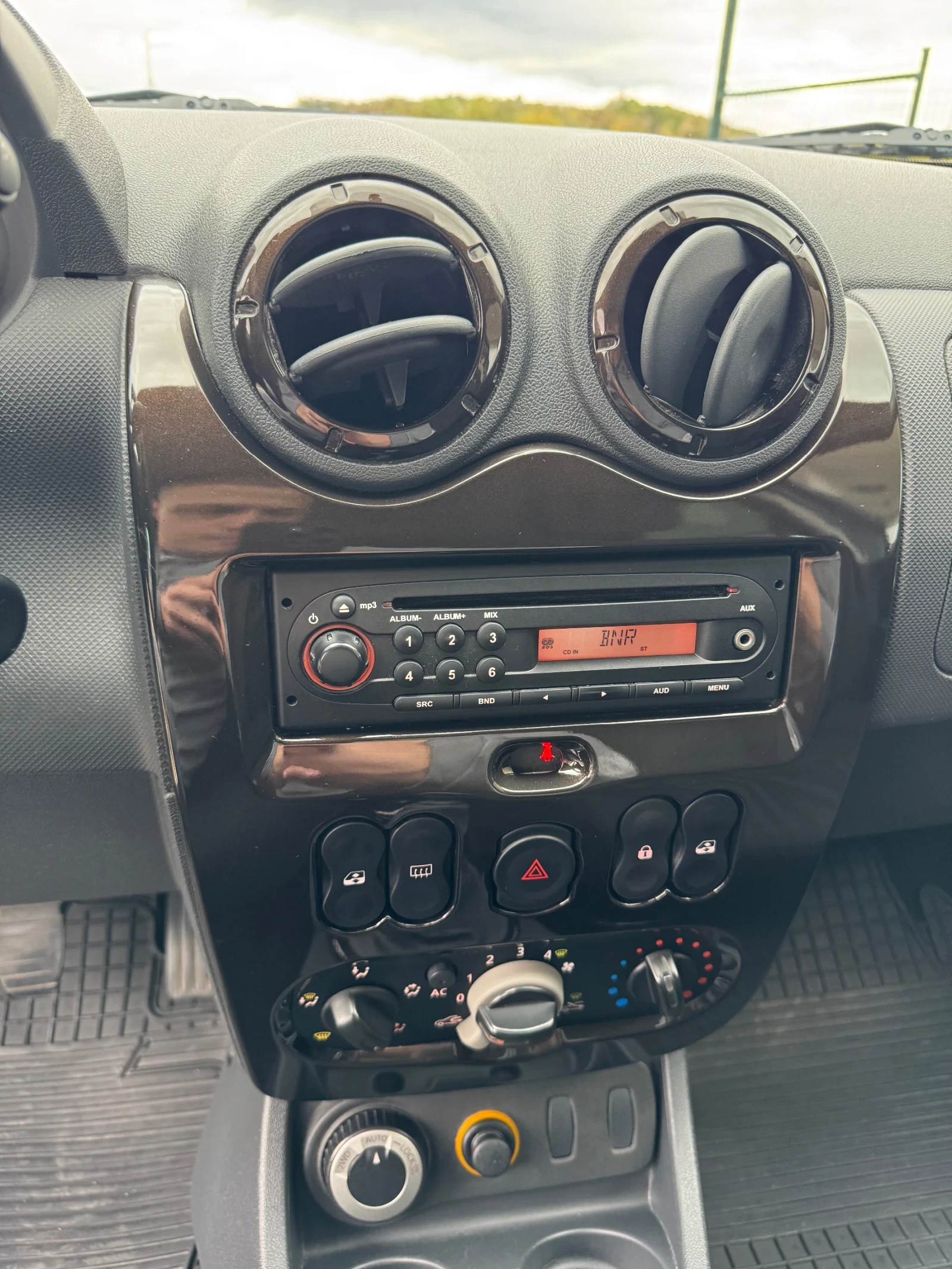Dacia Duster 155000км 4х4 110кс, снимка 10 - Автомобили и джипове - 56687882