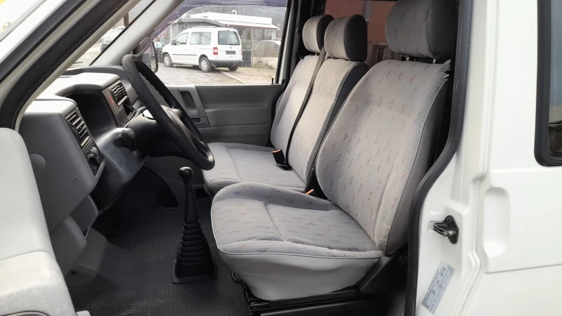 VW Transporter 2.5TDI 102кс 8+ 1 места , снимка 11 - Бусове и автобуси - 48595496