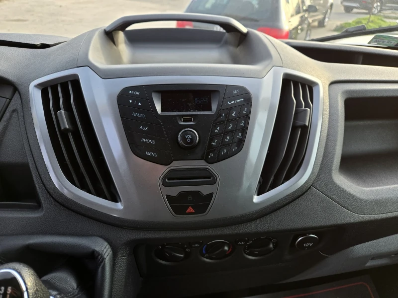 Ford Transit 2.2TDCI-155кс= 9МЕСТА+ ТОВАРНО ОТДЕЛЕНИЕ= КЛИМАТИК, снимка 13 - Бусове и автобуси - 53302559