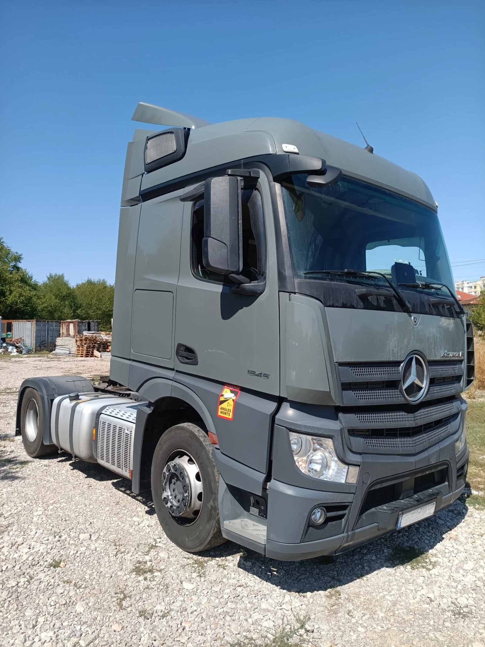 Mercedes-Benz Actros 1845 LS 4x2 LHD ADR - изображение 2