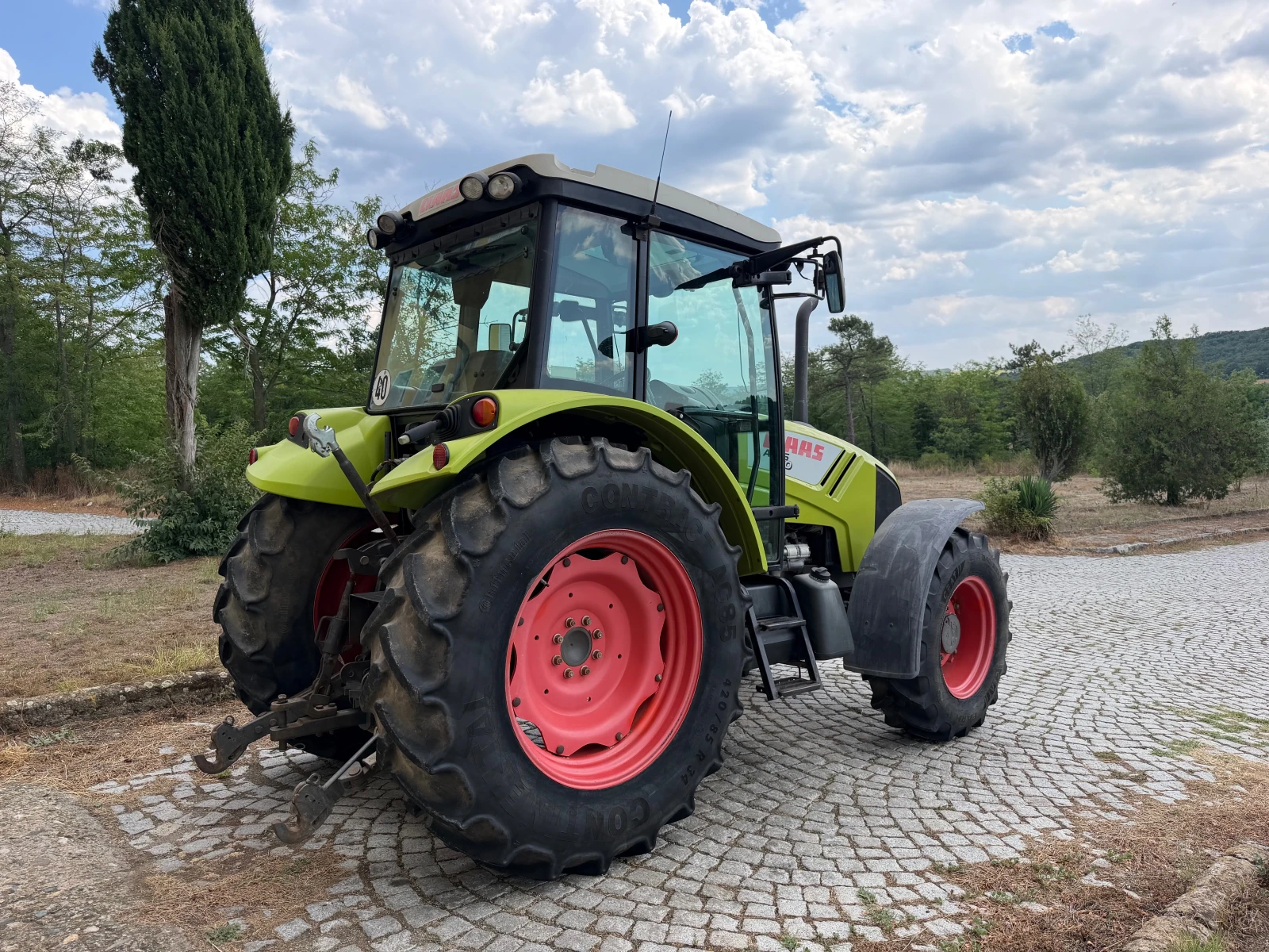 Трактор Claas AXOS 330 САМО 3500 МОТО ЧАСА ЛИЗИНГ, снимка 8 - Селскостопанска техника - 55280204