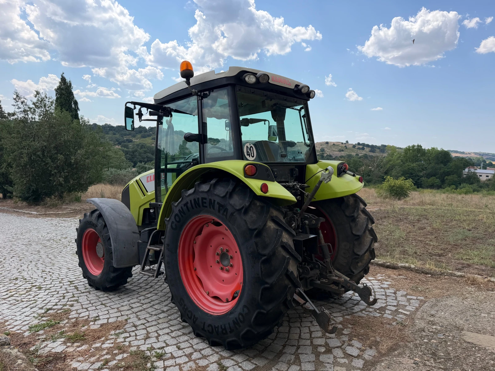 Трактор Claas AXOS 330 САМО 3500 МОТО ЧАСА ЛИЗИНГ, снимка 5 - Селскостопанска техника - 55280204