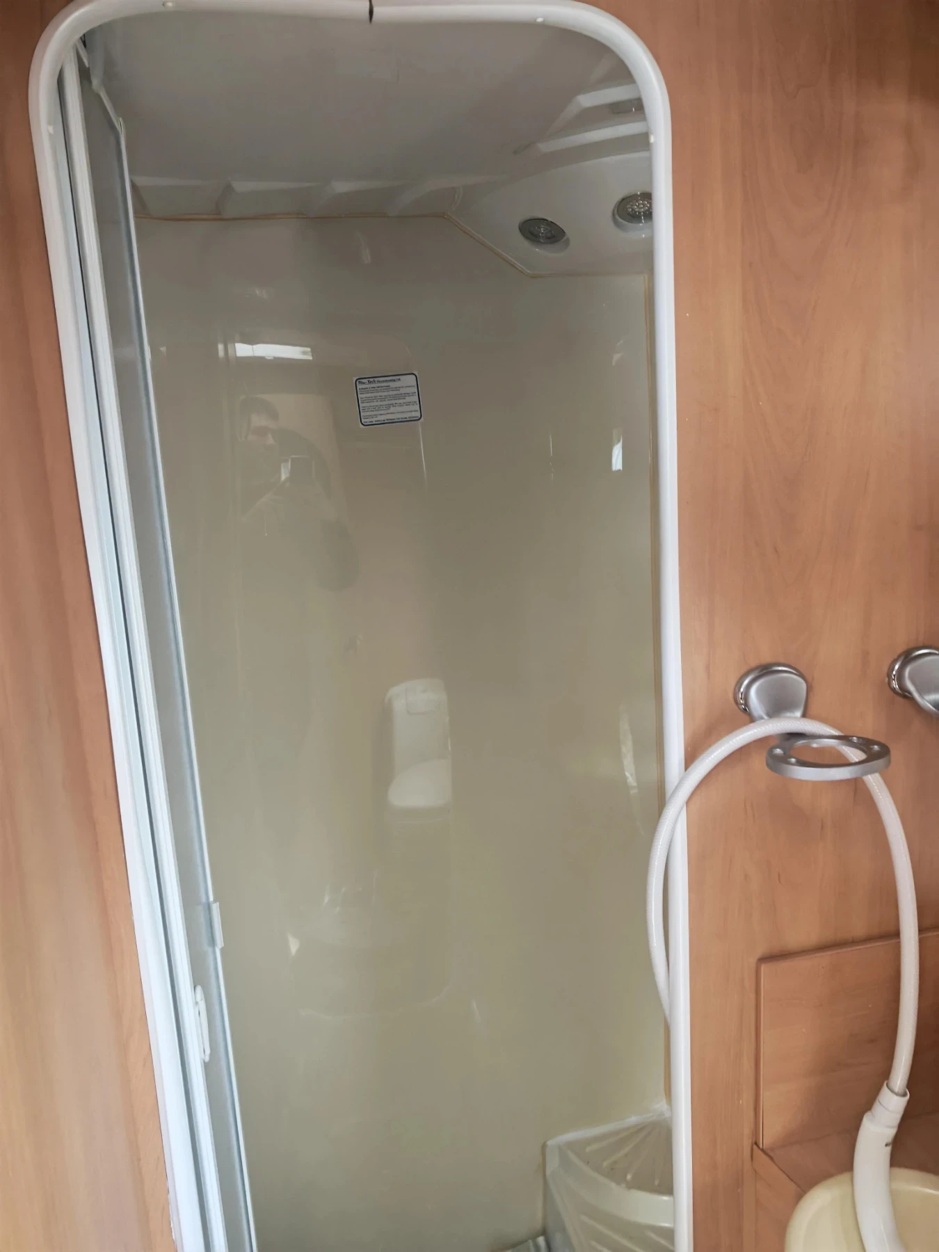 Каравана Swift 470SE, снимка 10 - Каравани и кемпери - 55121571
