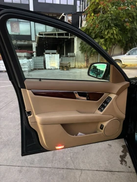 Mercedes-Benz C 320, снимка 13