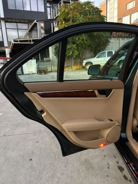 Mercedes-Benz C 320, снимка 10