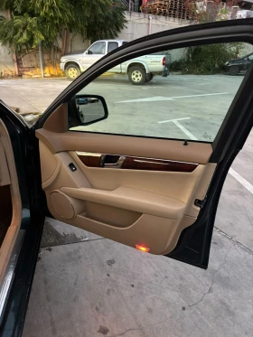 Mercedes-Benz C 320, снимка 12