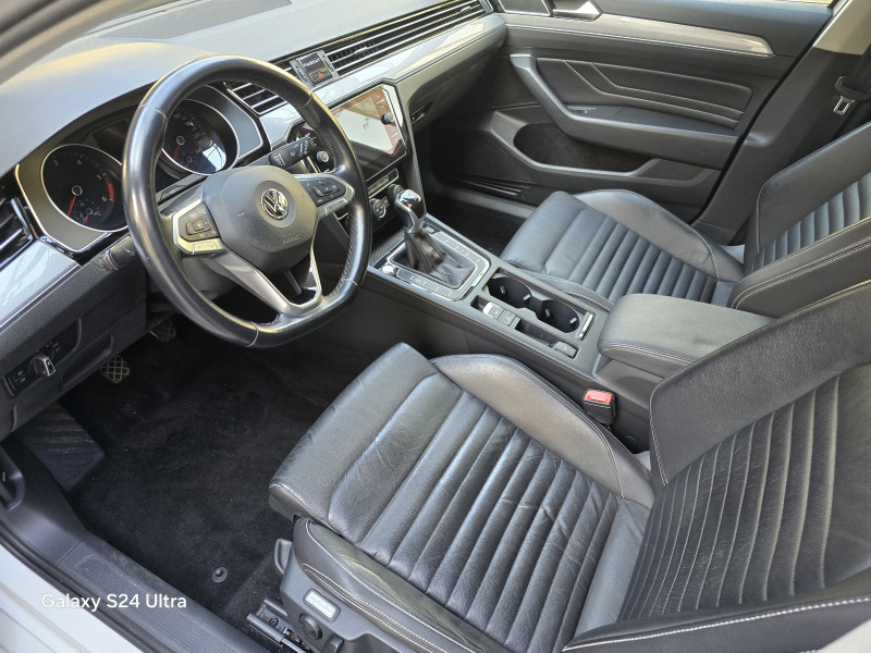 VW Passat 2.0 TDI, снимка 4 - Автомобили и джипове - 46044297