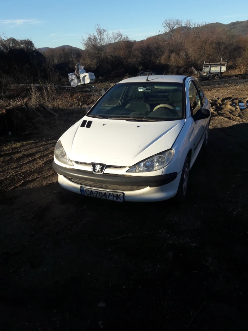 Peugeot 206 Товарен, снимка 2 - Автомобили и джипове - 47389497