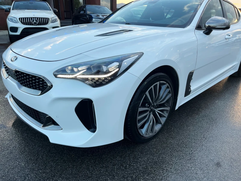 Kia Stinger HEAD UP-DISTRONIK-360 KAMERA-HARMAN KARDON-LED-!!!, снимка 4 - Автомобили и джипове - 47571111