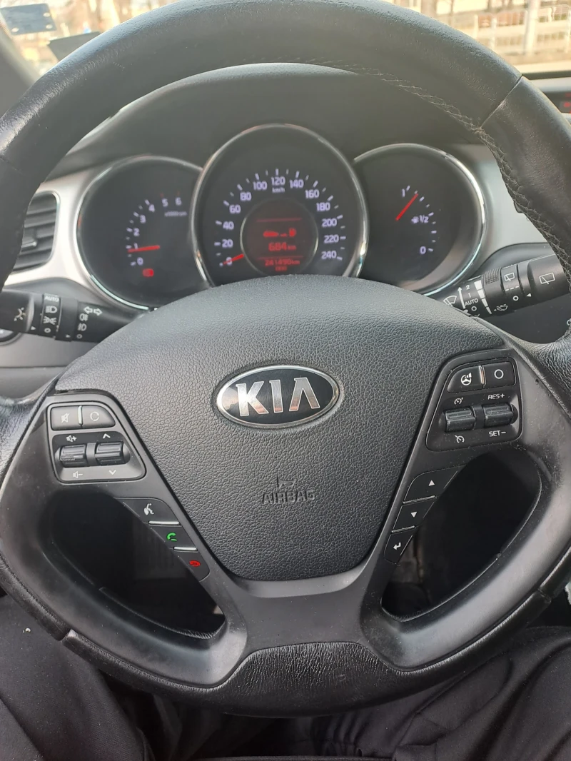 Kia Ceed, снимка 10 - Автомобили и джипове - 48928521