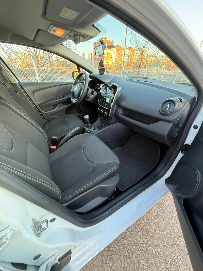 Renault Clio 0.9 TCe, снимка 7 - Автомобили и джипове - 49413091