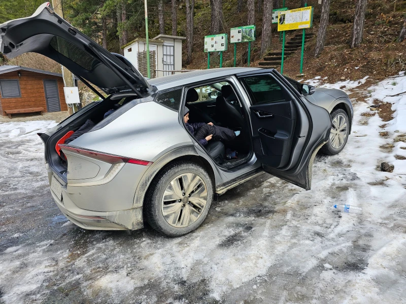 Kia EV6 77KW 4x4 Long range, снимка 16 - Автомобили и джипове - 52094781