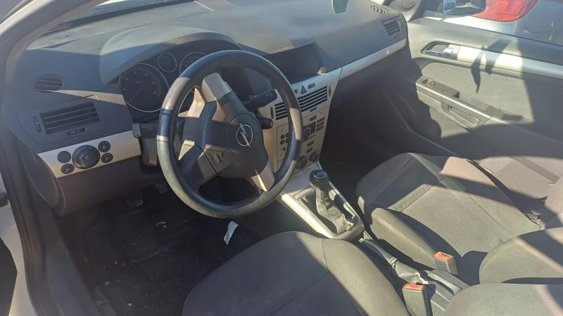 Opel Astra 1.7 CDTI, снимка 5 - Автомобили и джипове - 52559294