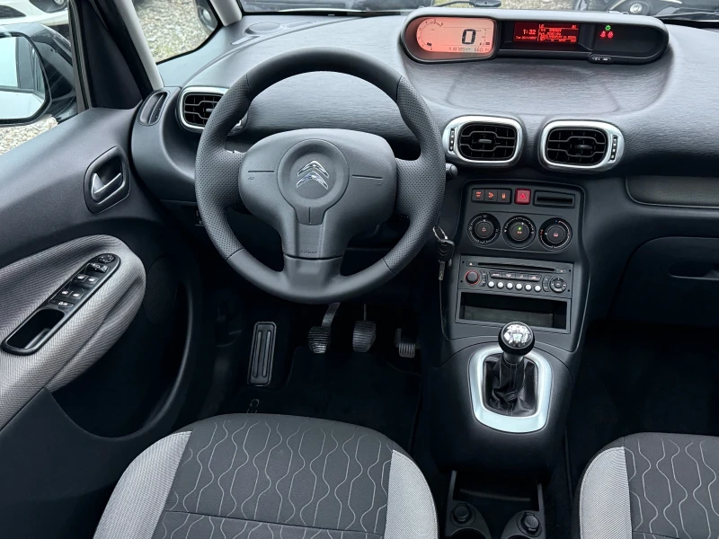Citroen C3 Picasso 1.6HDi 92к.с * Климатик* * Панорама* * Face-Lift* , снимка 10 - Автомобили и джипове - 52689286